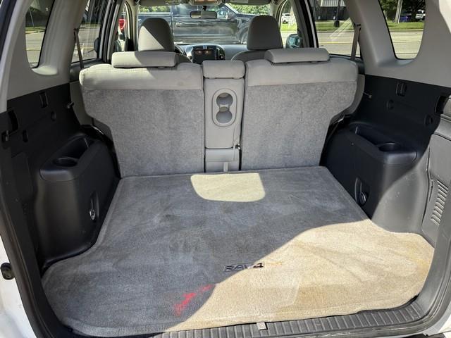 Toyota RAV4 Base V6 2WD 2010