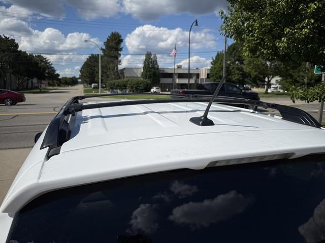 Toyota RAV4 Base V6 2WD 2010
