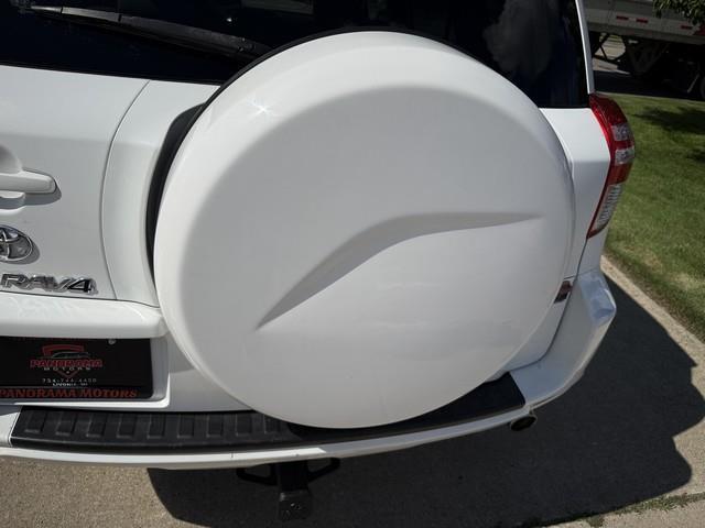 Toyota RAV4 Base V6 2WD 2010