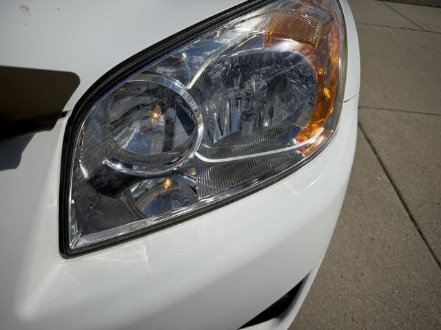 Toyota RAV4 Base V6 2WD 2010
