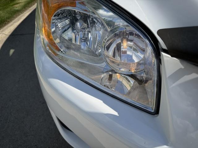 Toyota RAV4 Base V6 2WD 2010