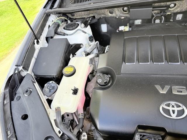 Toyota RAV4 Base V6 2WD 2010
