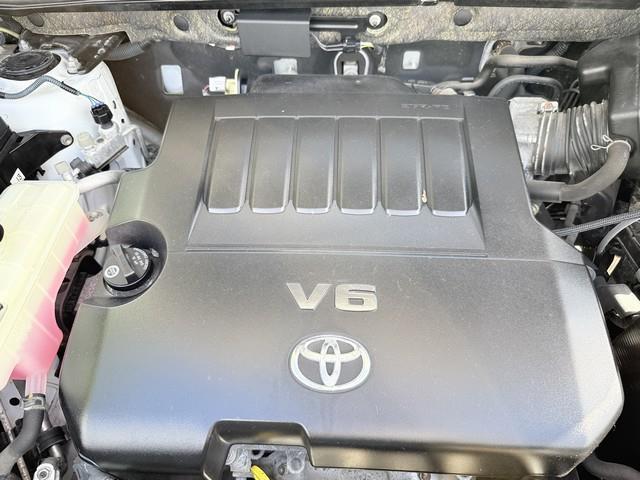 Toyota RAV4 Base V6 2WD 2010