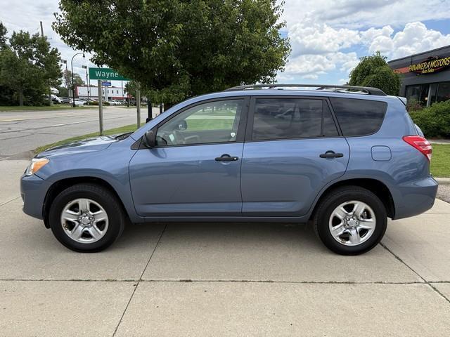 Toyota RAV4 Base I4 2WD 2010