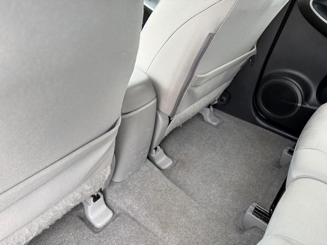 Toyota RAV4 Base I4 2WD 2010