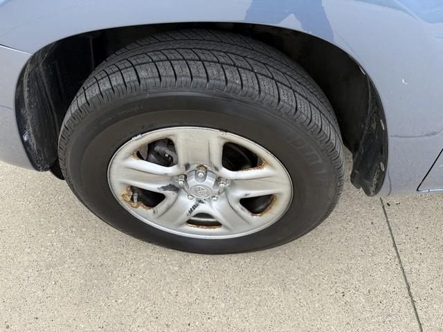 Toyota RAV4 Base I4 2WD 2010