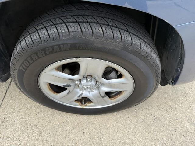 Toyota RAV4 Base I4 2WD 2010