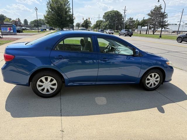 Toyota Corolla LE 4-Speed AT 2009