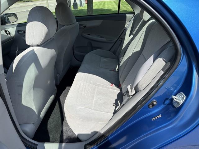 Toyota Corolla LE 4-Speed AT 2009