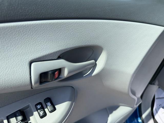 Toyota Corolla LE 4-Speed AT 2009