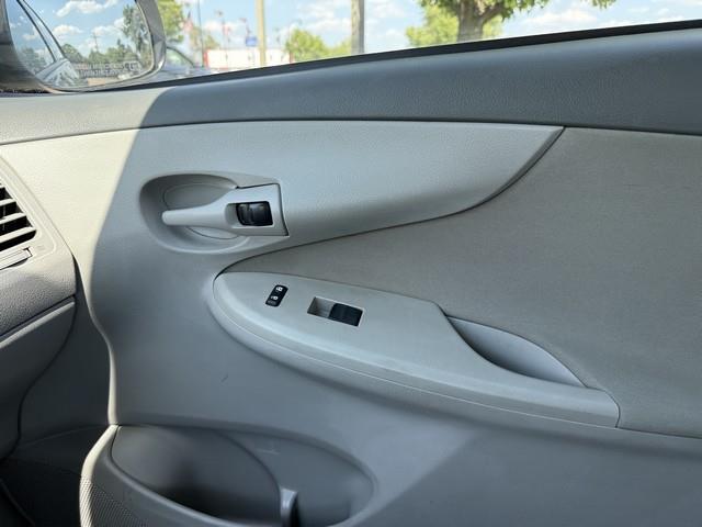 Toyota Corolla LE 4-Speed AT 2009