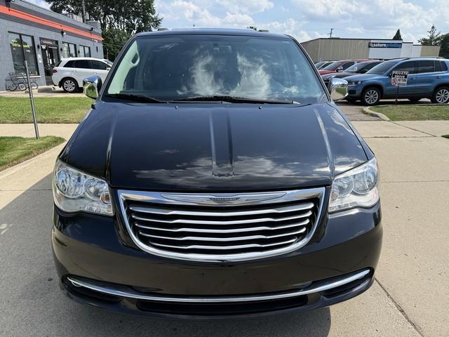 Chrysler Town & Country Touring-L 2016