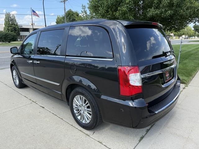 Chrysler Town & Country Touring-L 2016