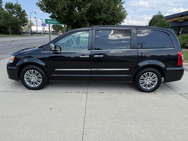 Chrysler Town & Country Touring-L 2016
