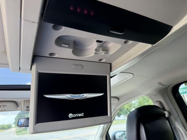 Chrysler Town & Country Touring-L 2016