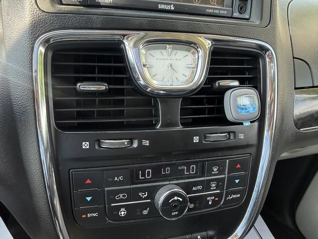 Chrysler Town & Country Touring-L 2016