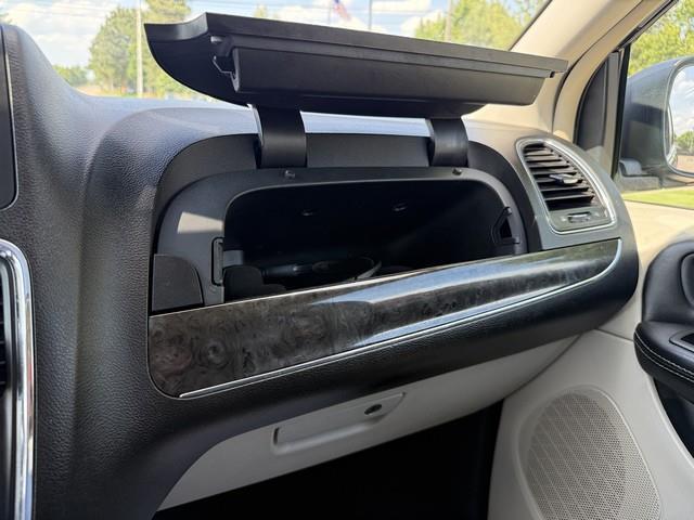 Chrysler Town & Country Touring-L 2016