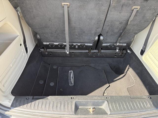 Chrysler Town & Country Touring-L 2016