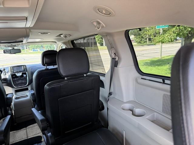 Chrysler Town & Country Touring-L 2016