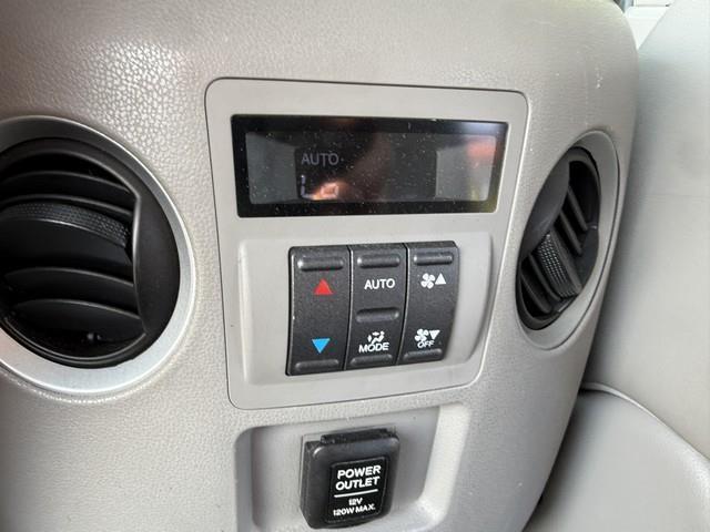 Honda Pilot Touring 4WD 5-Spd AT with DVD 2011