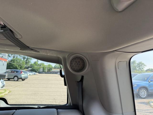 Honda Pilot Touring 4WD 5-Spd AT with DVD 2011