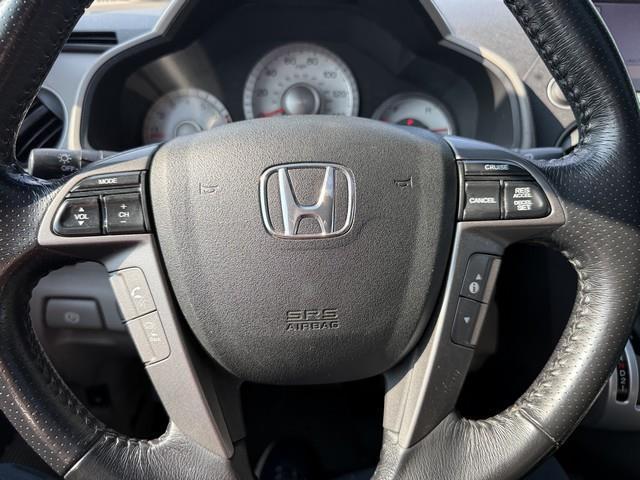 Honda Pilot Touring 4WD 5-Spd AT with DVD 2011