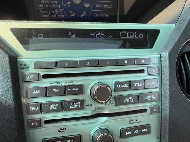 Honda Pilot Touring 4WD 5-Spd AT with DVD 2011