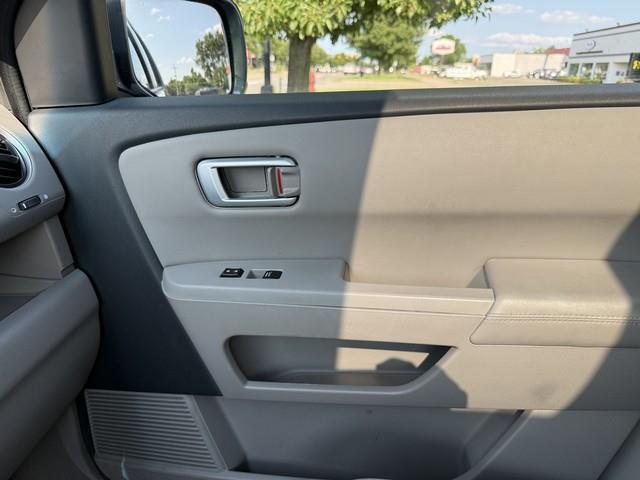 Honda Pilot Touring 4WD 5-Spd AT with DVD 2011