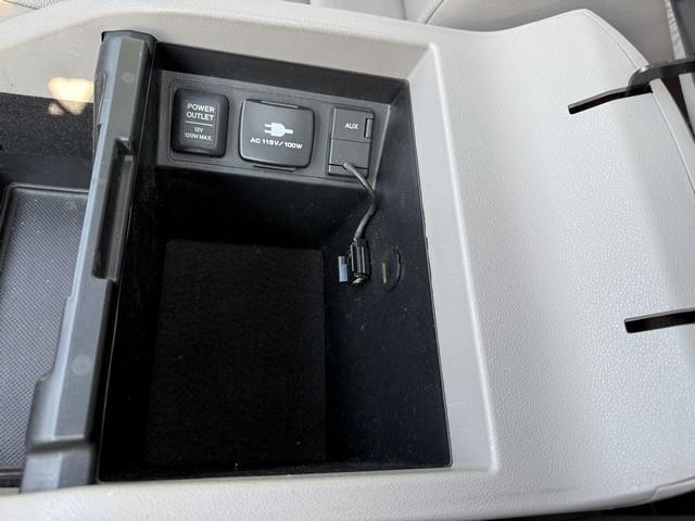Honda Pilot Touring 4WD 5-Spd AT with DVD 2011
