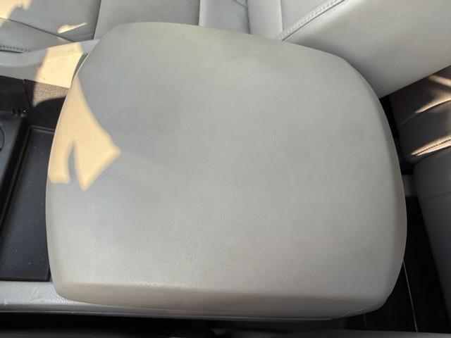Honda Pilot Touring 4WD 5-Spd AT with DVD 2011