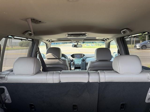Honda Pilot Touring 4WD 5-Spd AT with DVD 2011