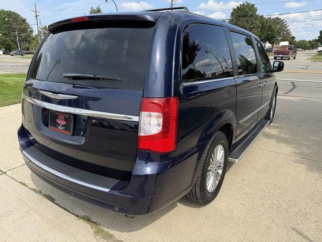 Chrysler Town & Country Touring-L 2015