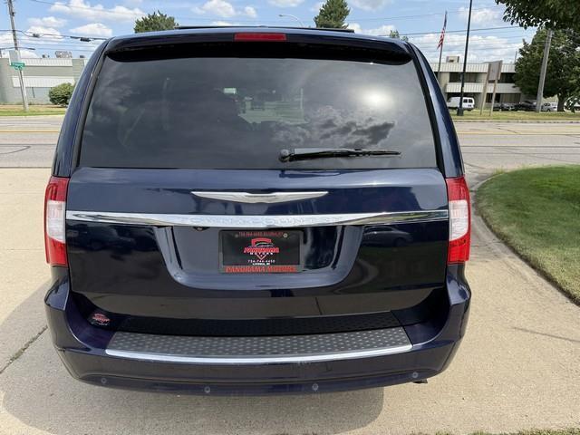 Chrysler Town & Country Touring-L 2015