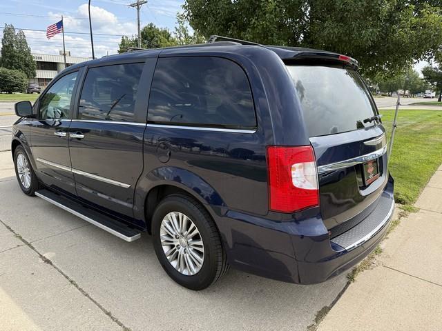 Chrysler Town & Country Touring-L 2015