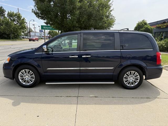 Chrysler Town & Country Touring-L 2015