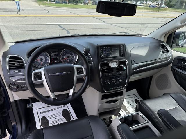Chrysler Town & Country Touring-L 2015