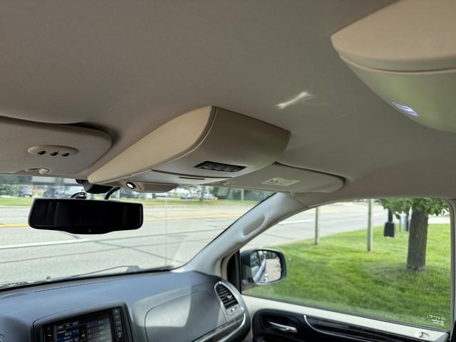 Chrysler Town & Country Touring-L 2015