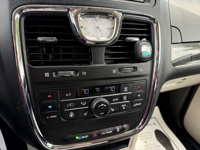 Chrysler Town & Country Touring-L 2015