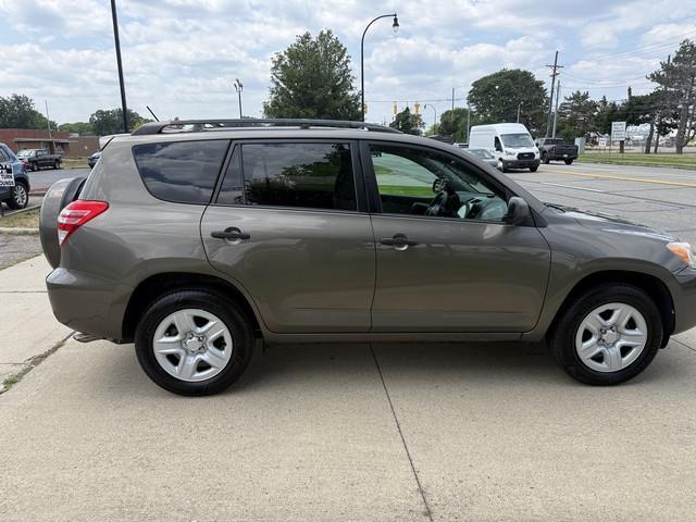 Toyota RAV4 Base I4 4WD 2012