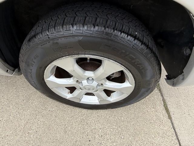 Toyota RAV4 Limited V6 4WD 2010