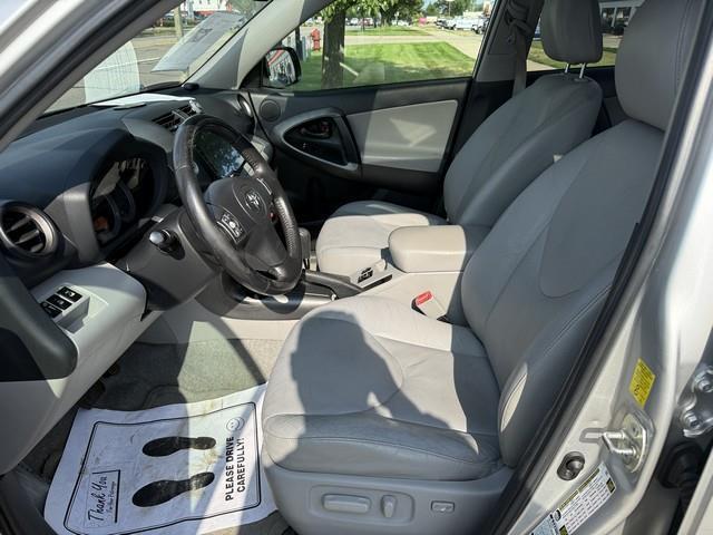 Toyota RAV4 Limited V6 4WD 2010