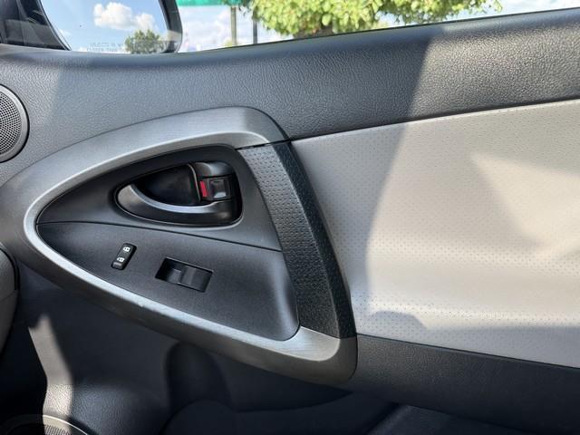 Toyota RAV4 Limited V6 4WD 2010