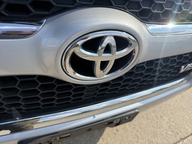 Toyota RAV4 Limited V6 4WD 2010