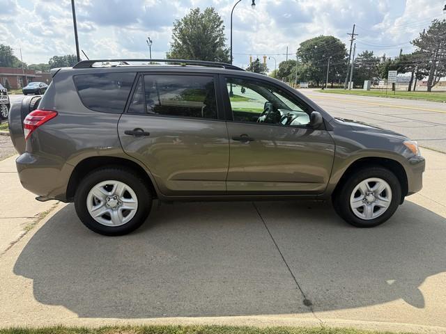 Toyota RAV4 Base I4 4WD 2009