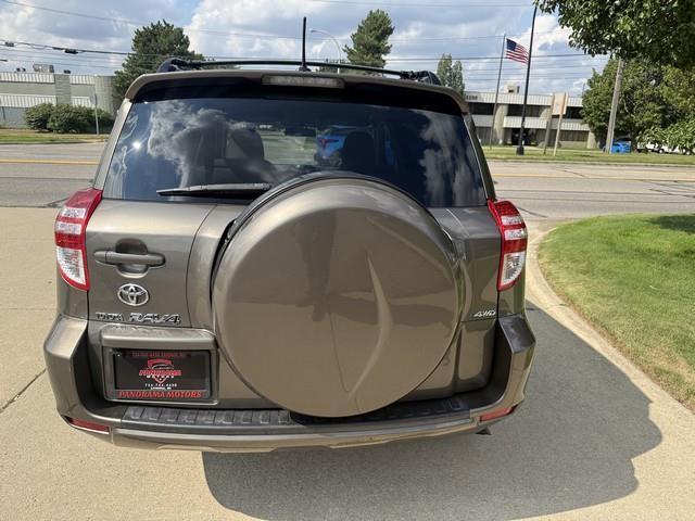 Toyota RAV4 Base I4 4WD 2009