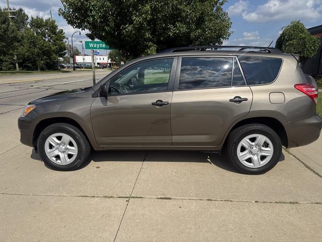 Toyota RAV4 Base I4 4WD 2009