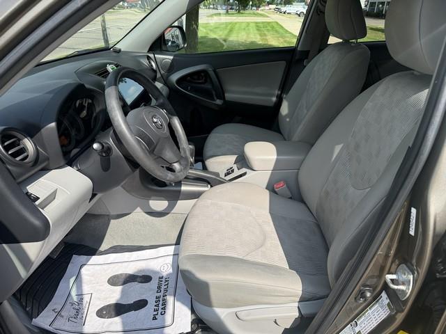 Toyota RAV4 Base I4 4WD 2009