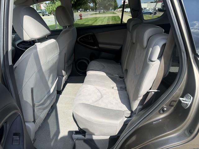 Toyota RAV4 Base I4 4WD 2009