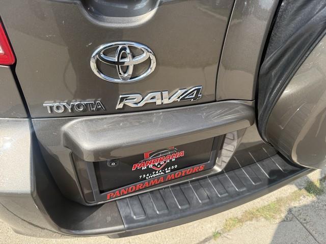 Toyota RAV4 Base I4 4WD 2009