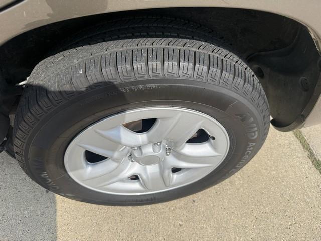 Toyota RAV4 Base I4 4WD 2009